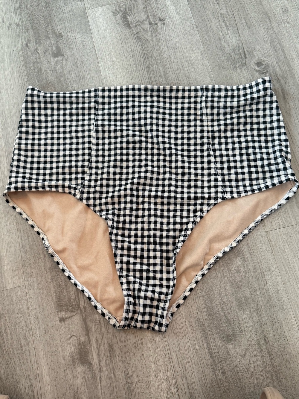 High-Waist Gingham Bikini Bottoms - Black & White